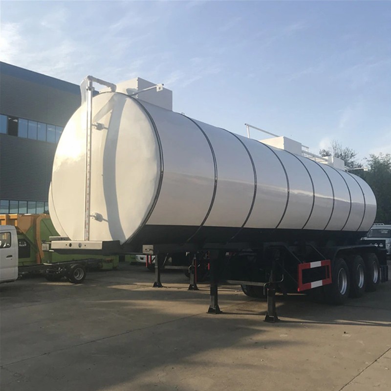 Semitrailer Tanc Bitwmen 3 Echel